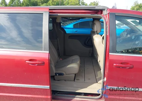 2012 Chrysler Town & Country Touring из США, поврежденный, VIN 2C4RC1BG3CR187839